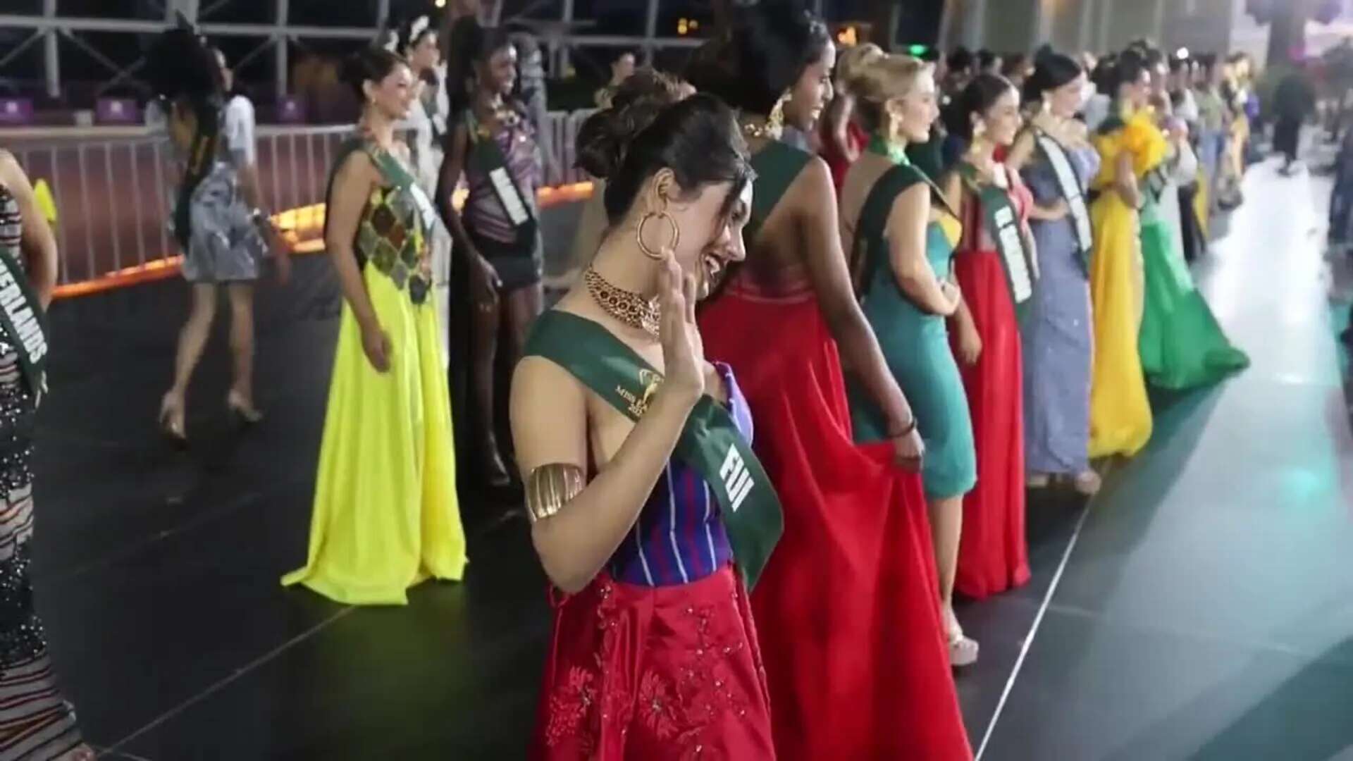 Presentadas a la prensa las candidatas al certamen internacional de belleza Miss Tierra en Manila