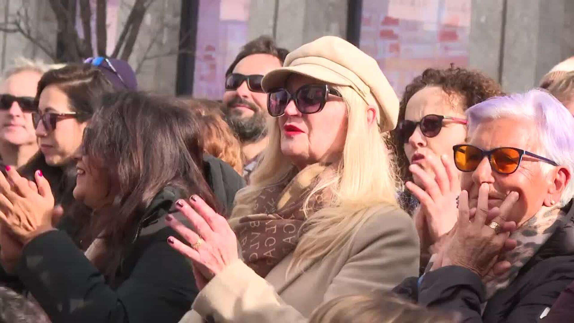 Una 'cajoneada' participativa llena de música y color la plaza de Callao (Madrid)