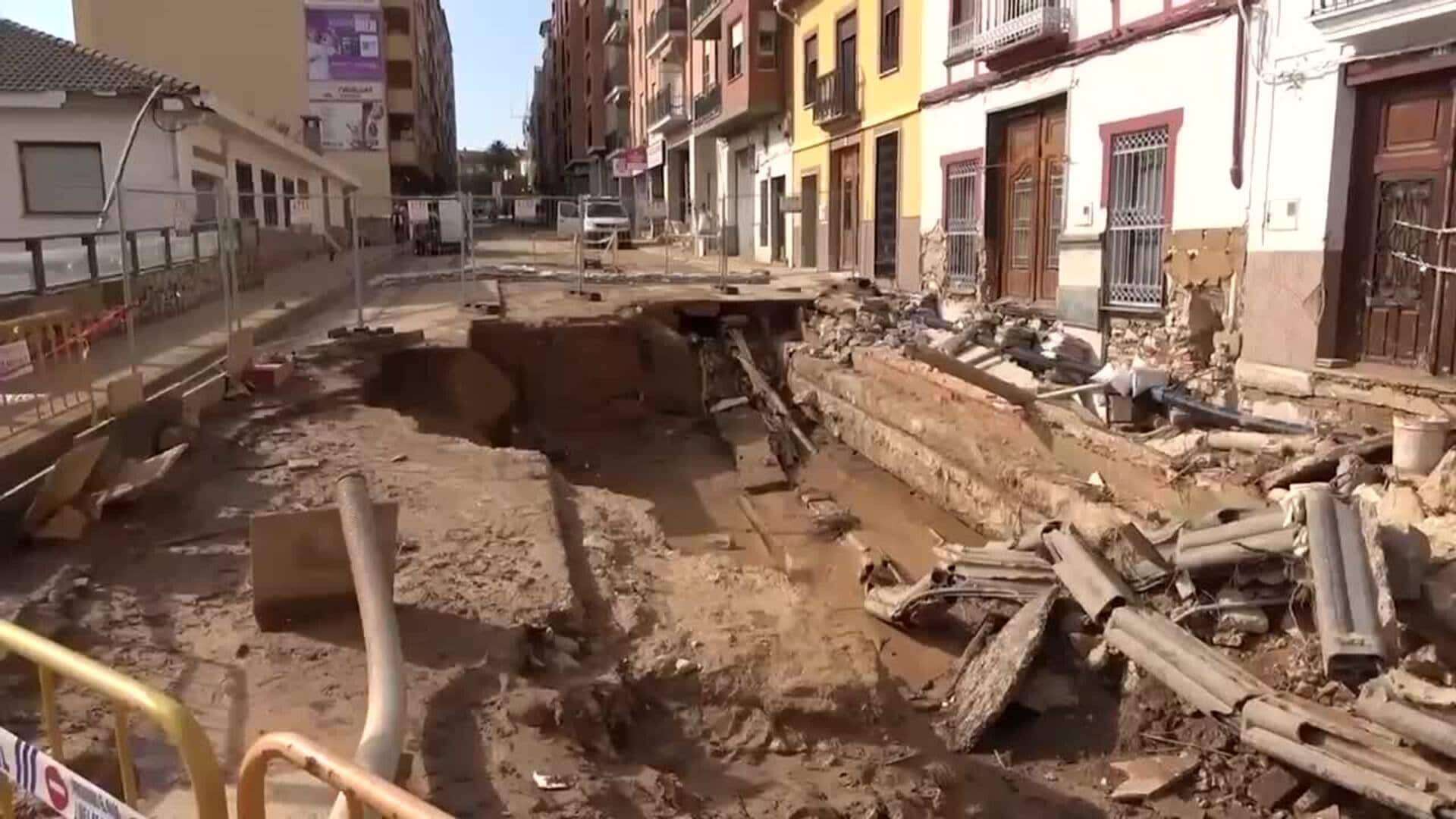 Emotivo encuentro de Teresa y su cuidadora con el guardia civil que las salvó