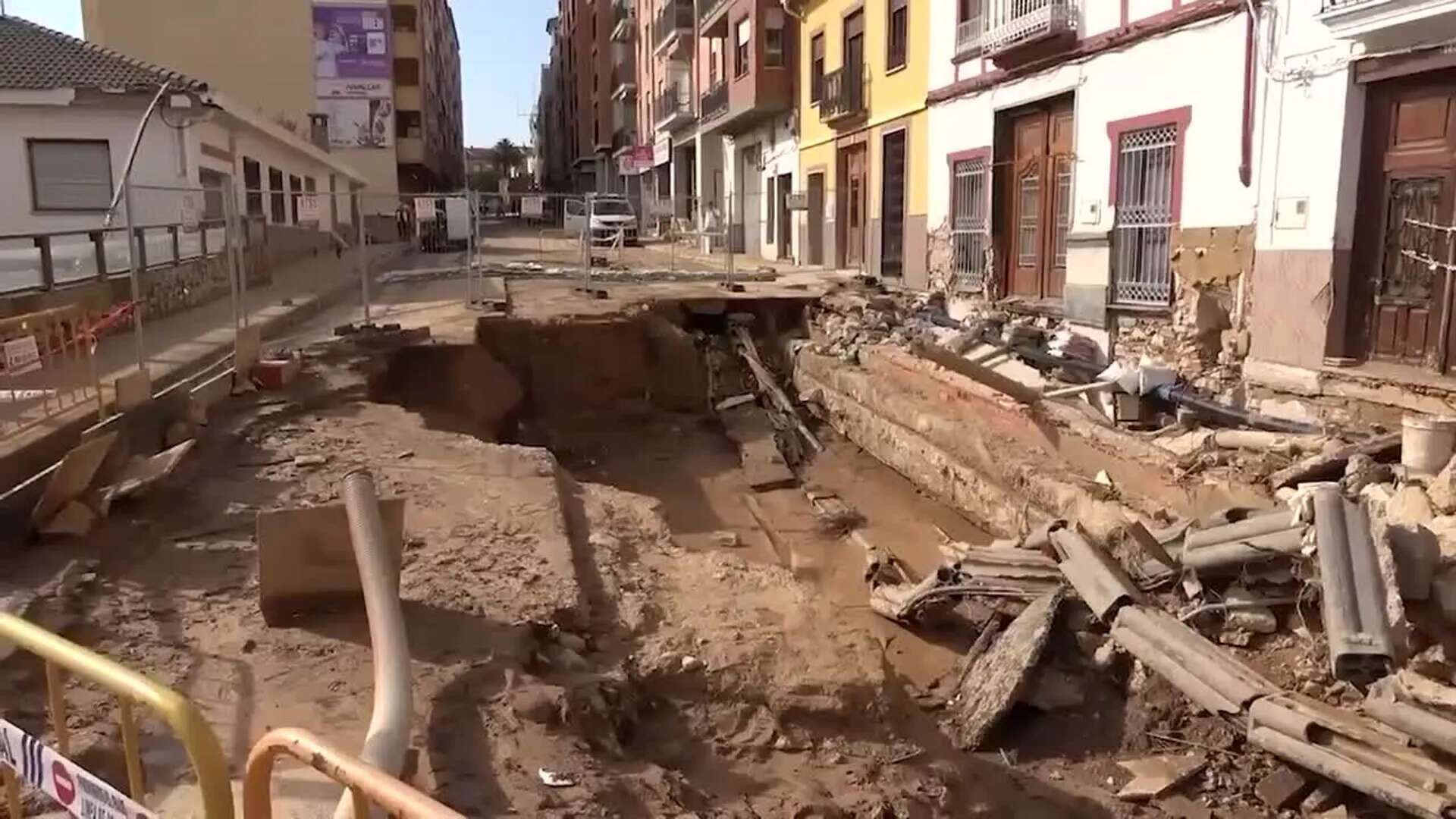 Doce guardias civiles salvaron a decenas de vecinos que casi murieron ahogados en Chiva