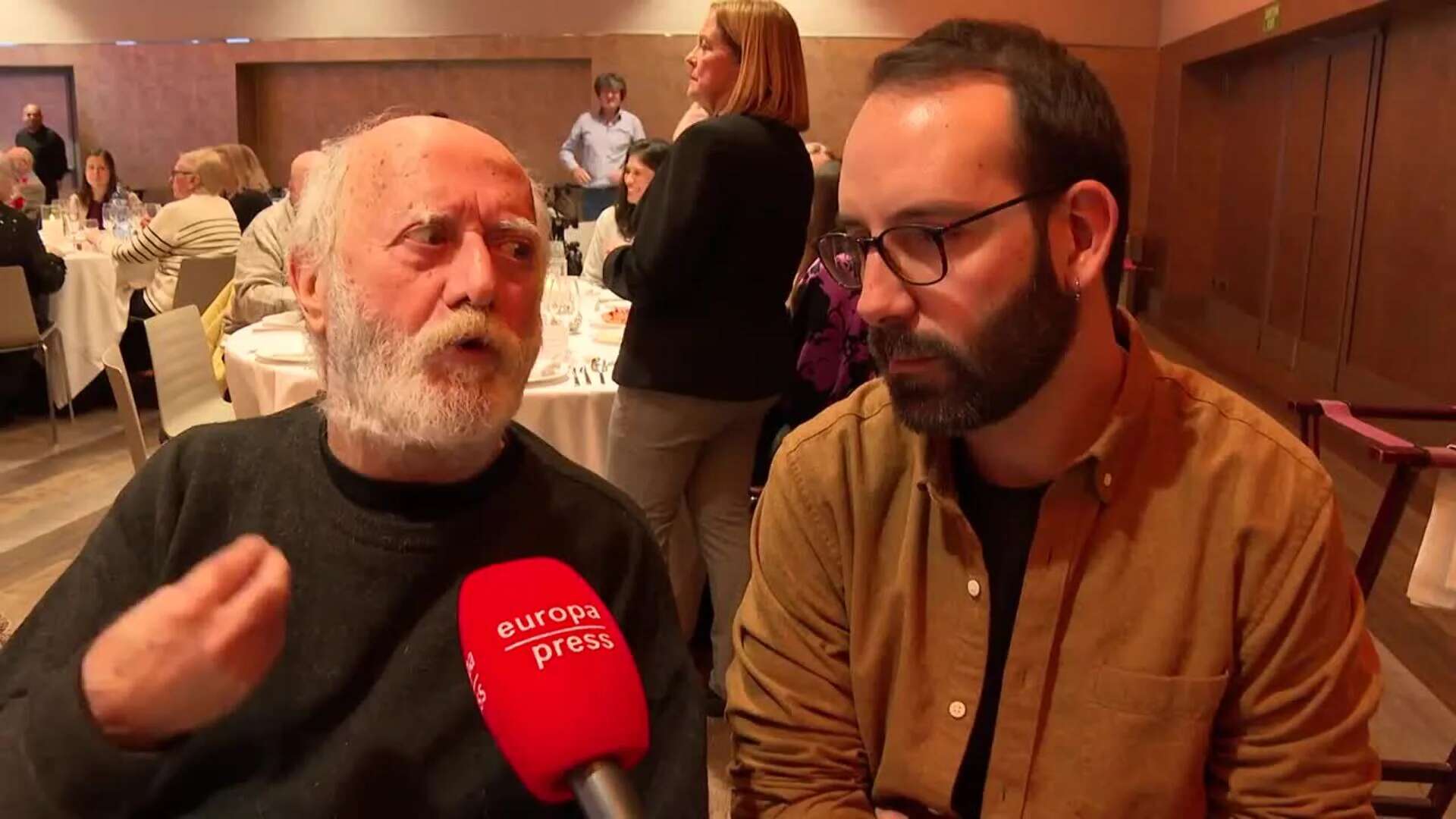 Amics de la Gent Gran celebra una comida de Navidad para evitar la soledad no deseada