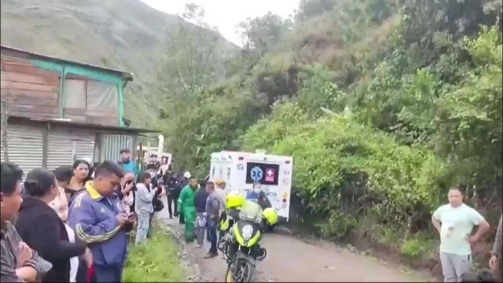 Al menos 12 muertos y 30 heridos en el accidente de un autobús en el suroeste de Colombia