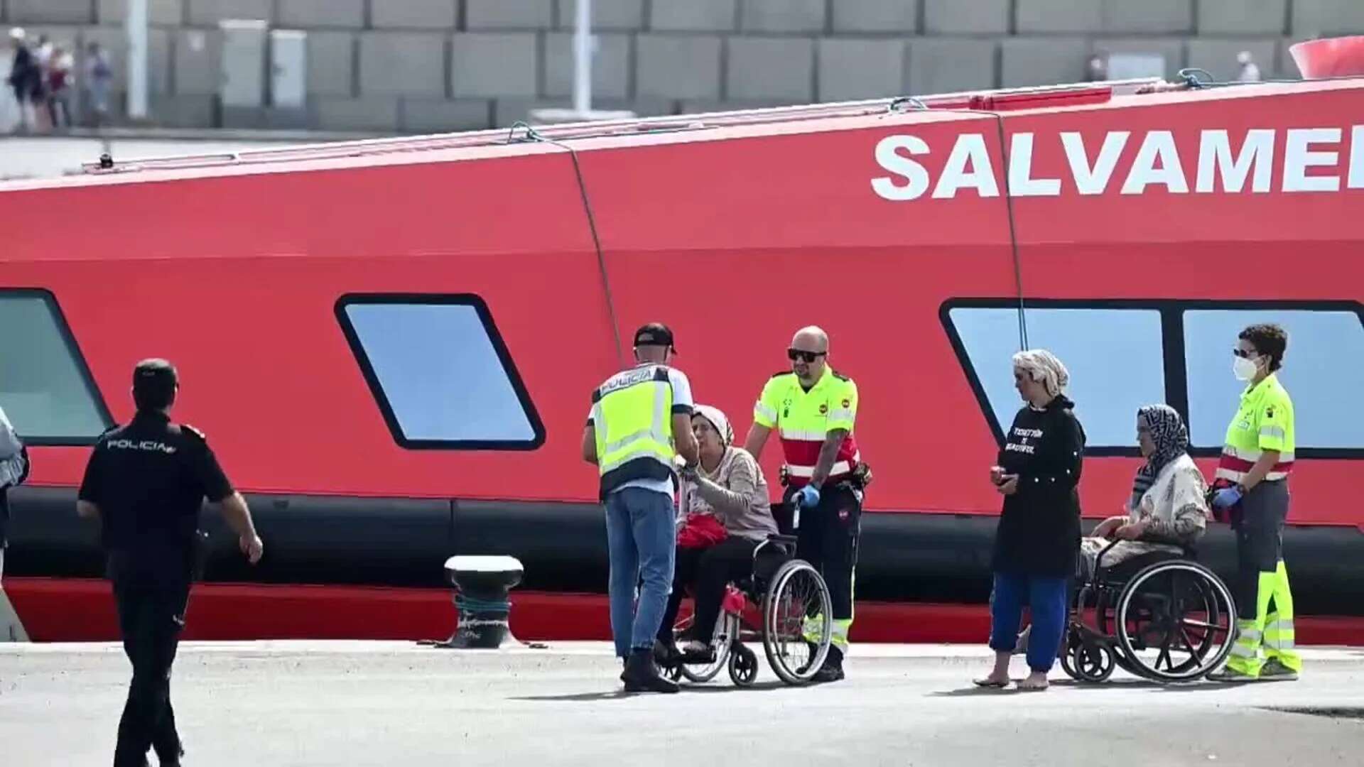 Salvamento ha rescatado a 486 personas de 9 neumáticas en Lanzarote en lo que va de lunes