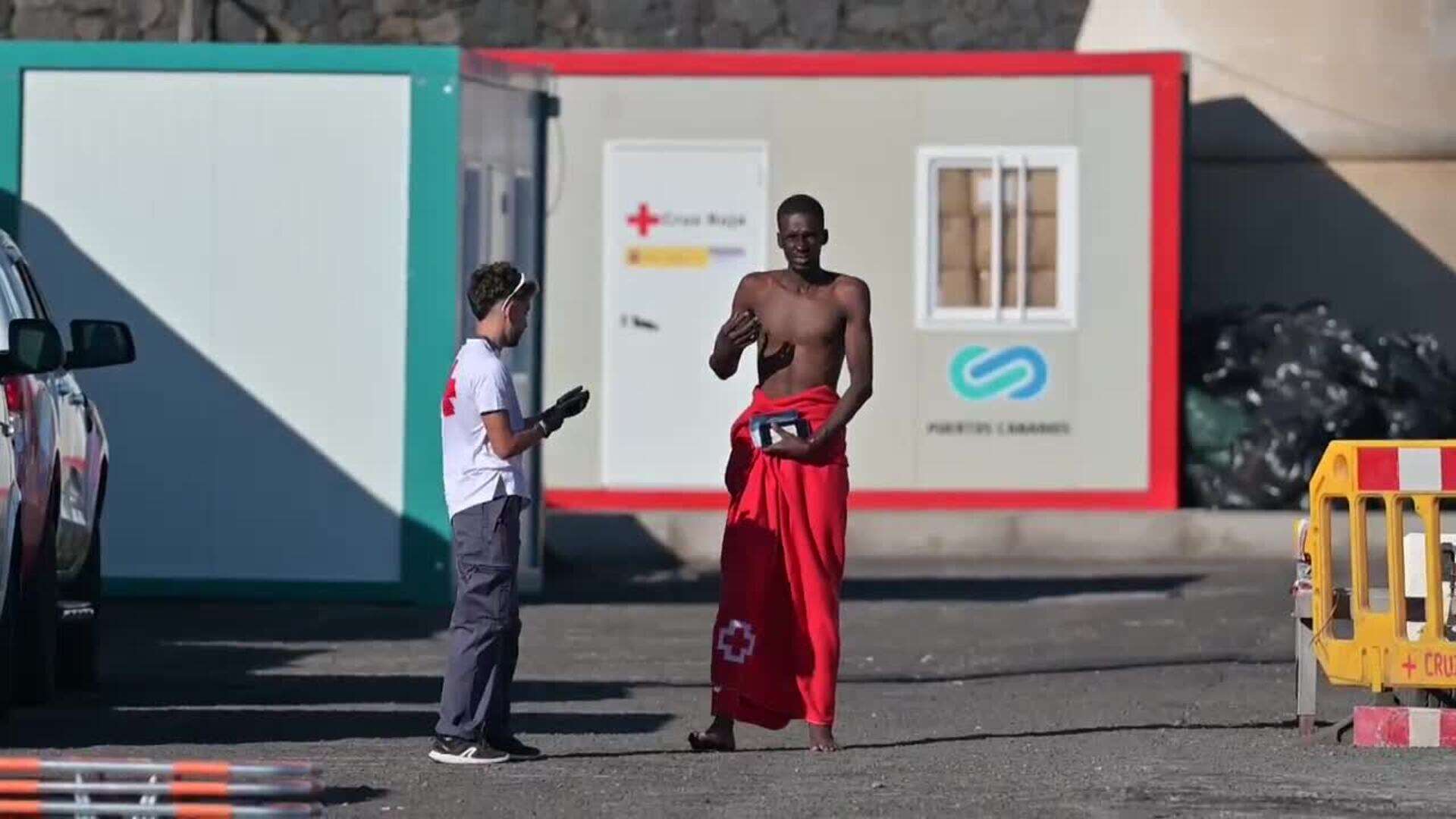 Un nuevo cayuco a El Hierro con 77 personas, tres niños, eleva a 158 las últimas llegadas