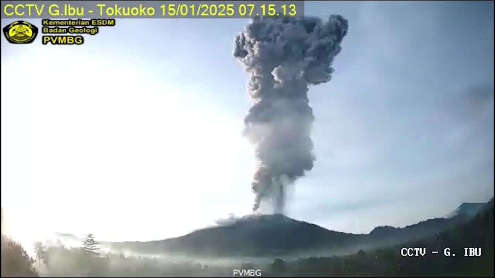 Indonesia prepara la evacuación de unas 3.000 personas por la erupción del volcán Ibu