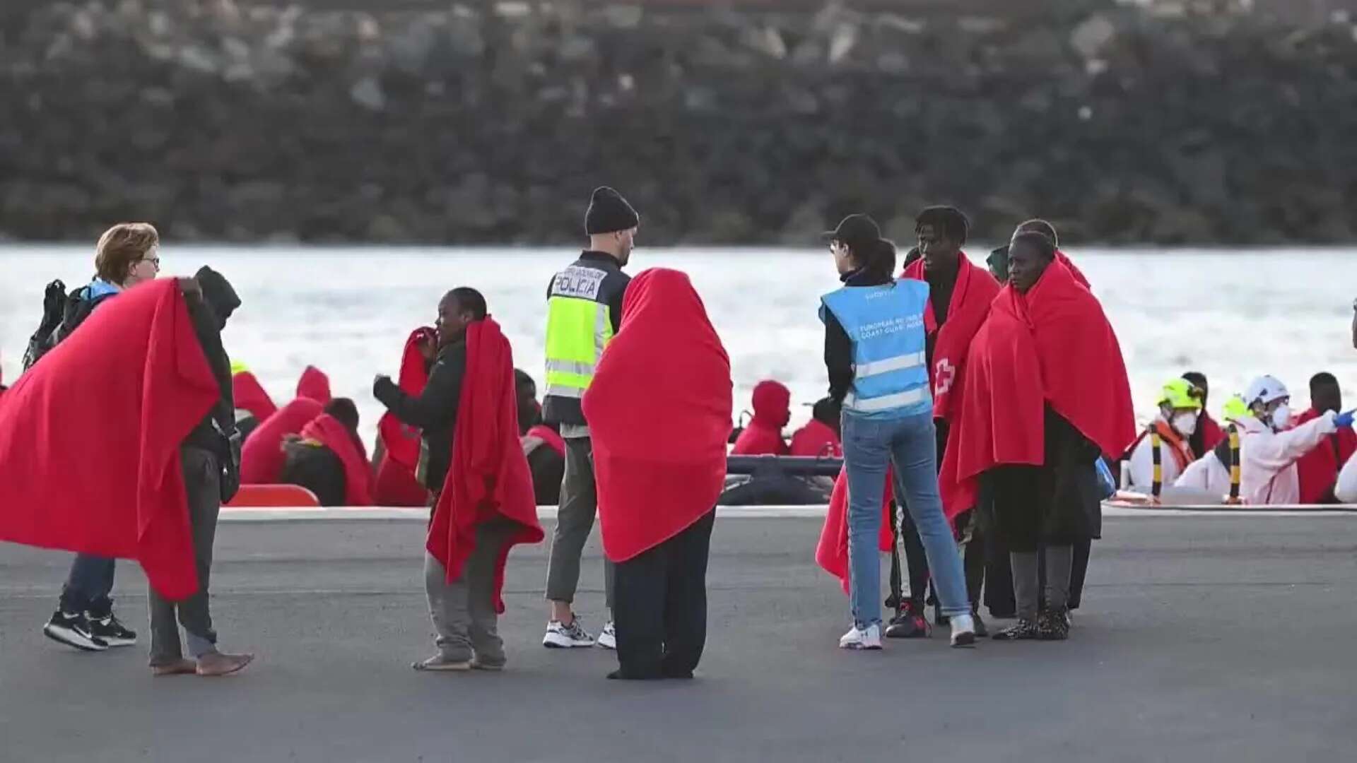 57 migrantes rescatados esta mañana en Lanzarote por la Guardamar Talía