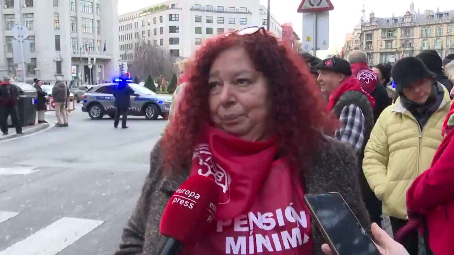 Pensionistas vascos reivindican en Bilbao la equiparación entre la pensión mínima y el SMI