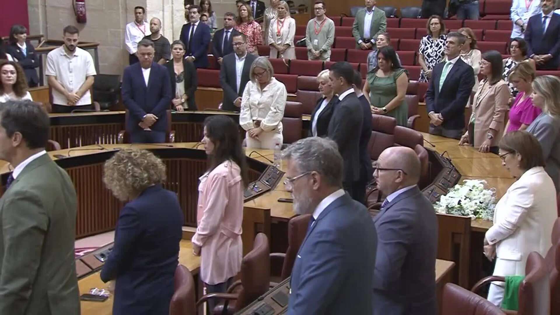 El Parlamento andaluz suspende el Pleno y guarda un minuto de silencio en memoria de María Díaz