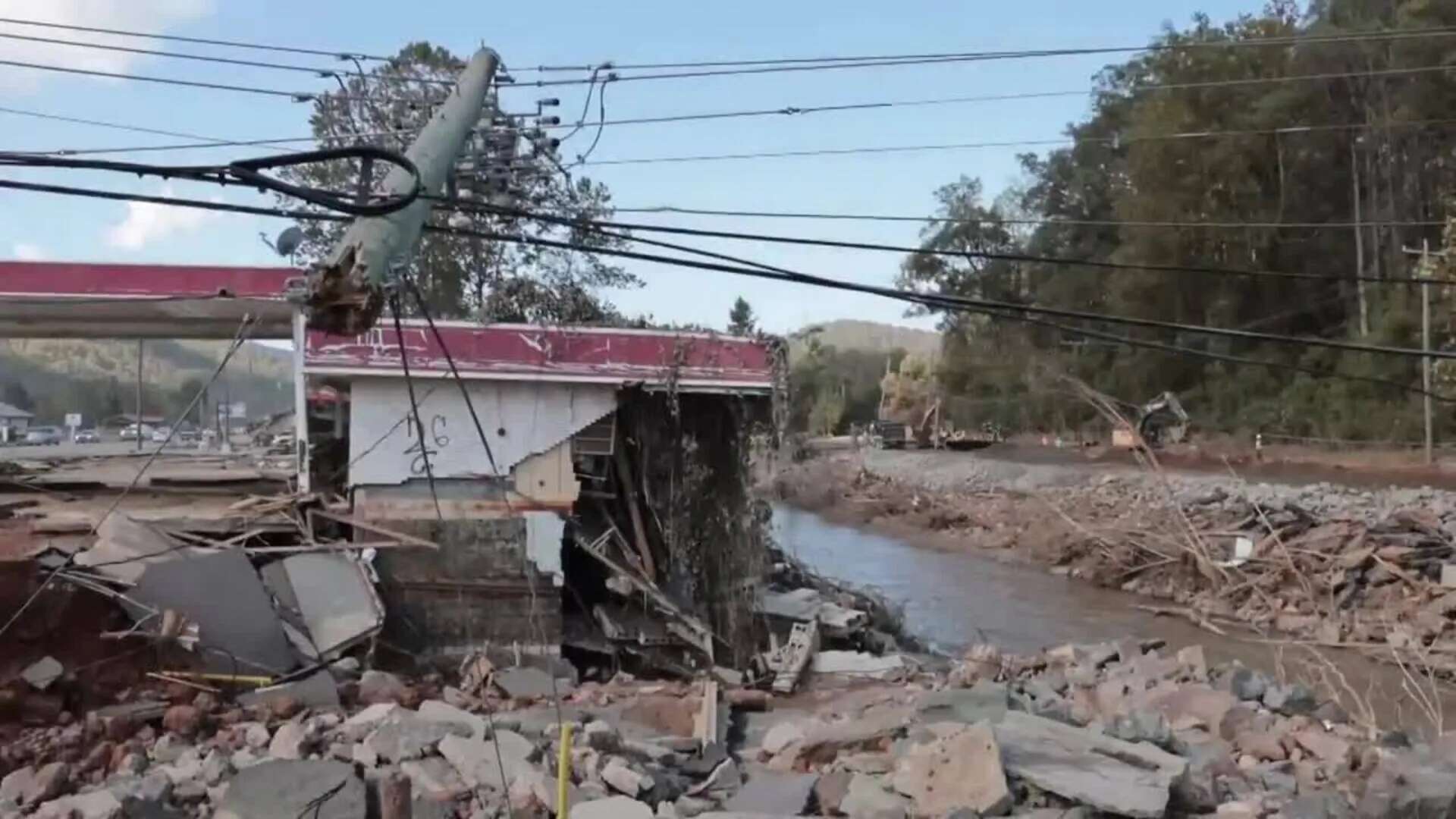 Destrucción en Swannanoa, Carolina del Norte, tras el paso del huracán Helene