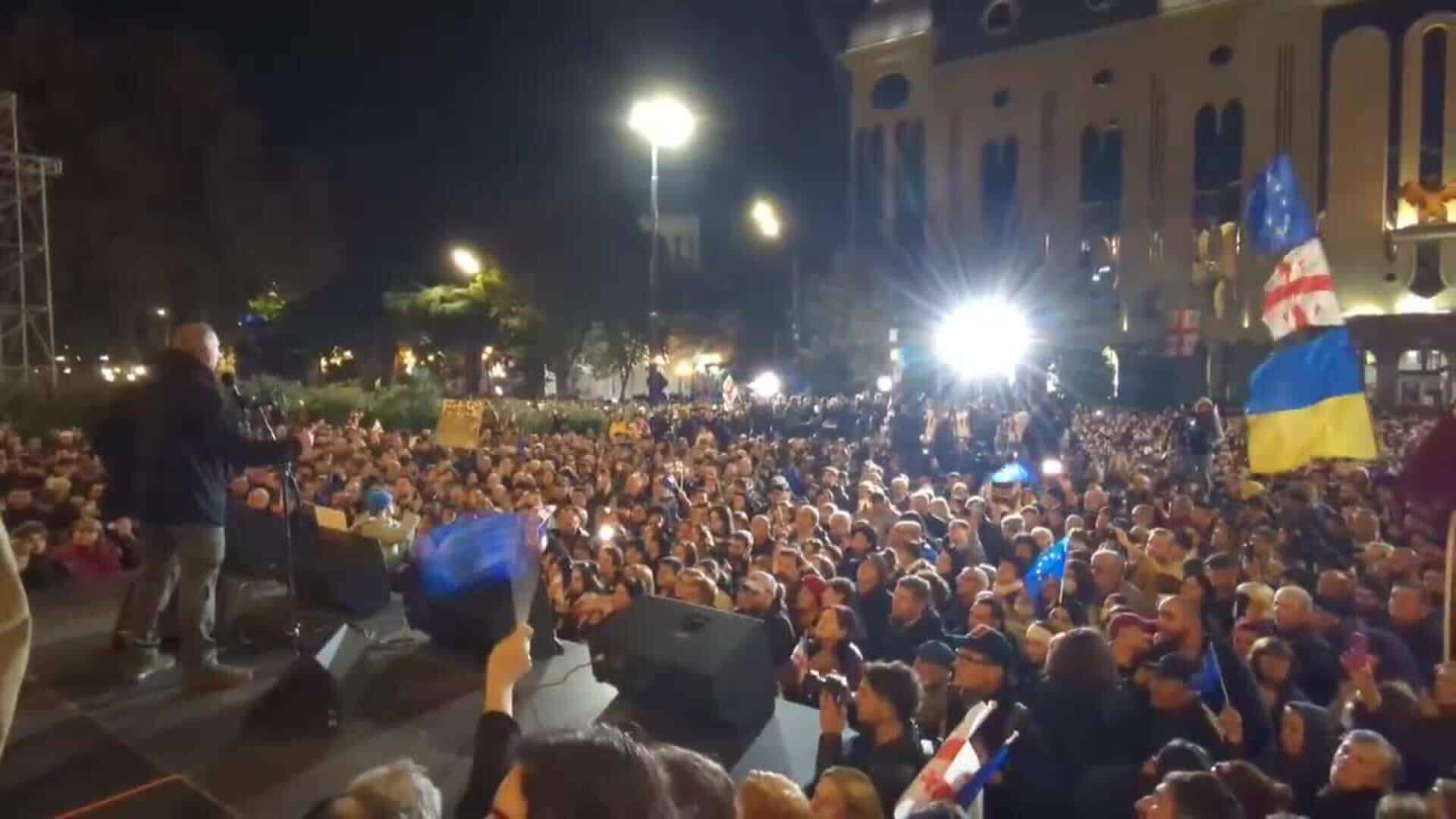 Multitudinaria protesta en Tiflis contra la victoria electoral del partido gobernante