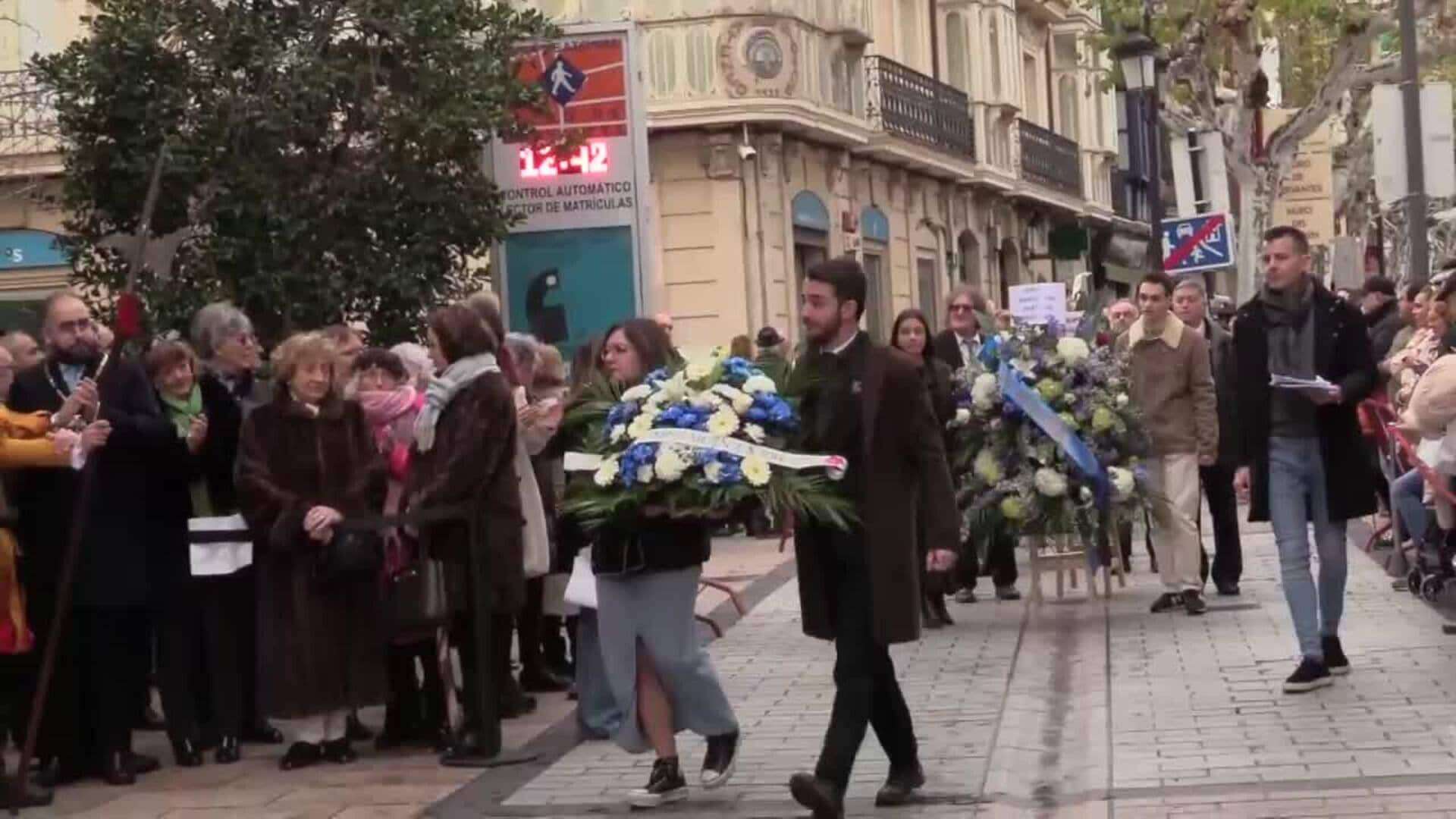 Logroño brinda una vistosa ofrenda floral a la patrona de la ciudad