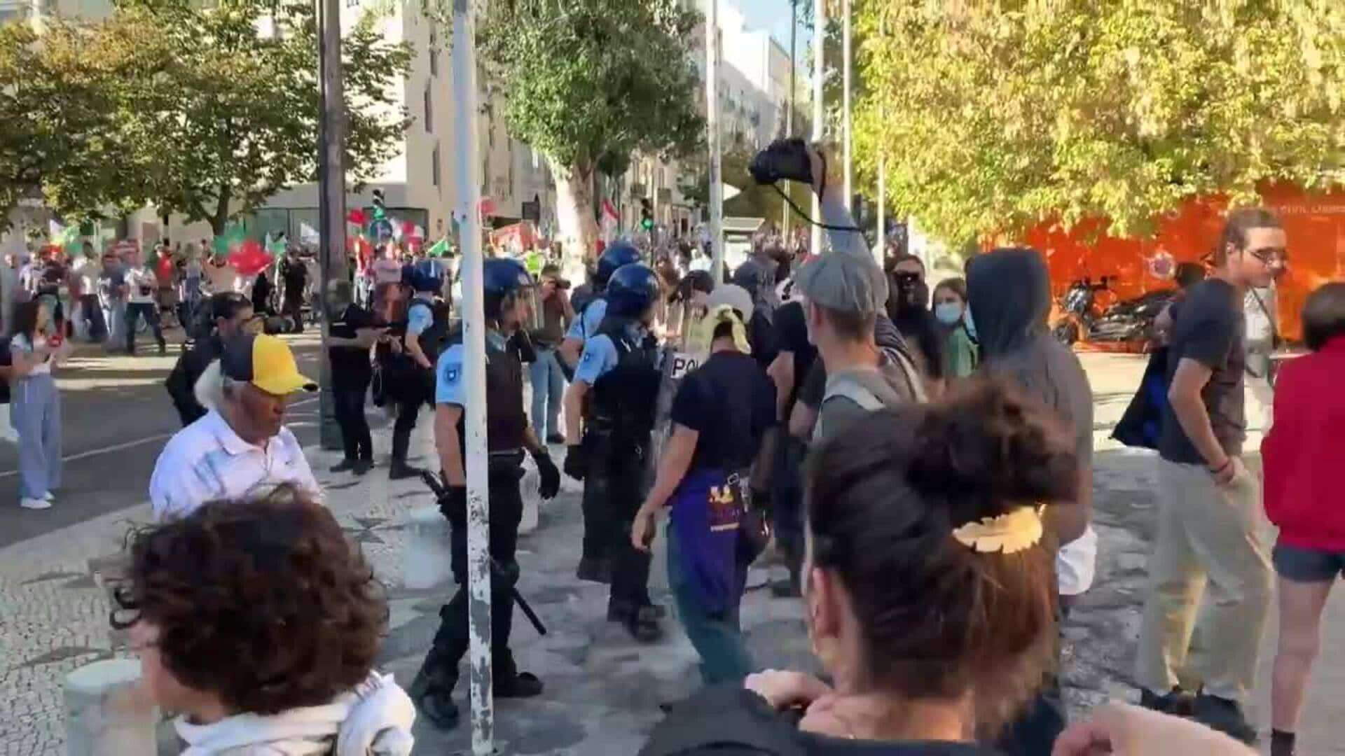 Multitudinaria marcha de ultraderecha protesta en Lisboa ante 