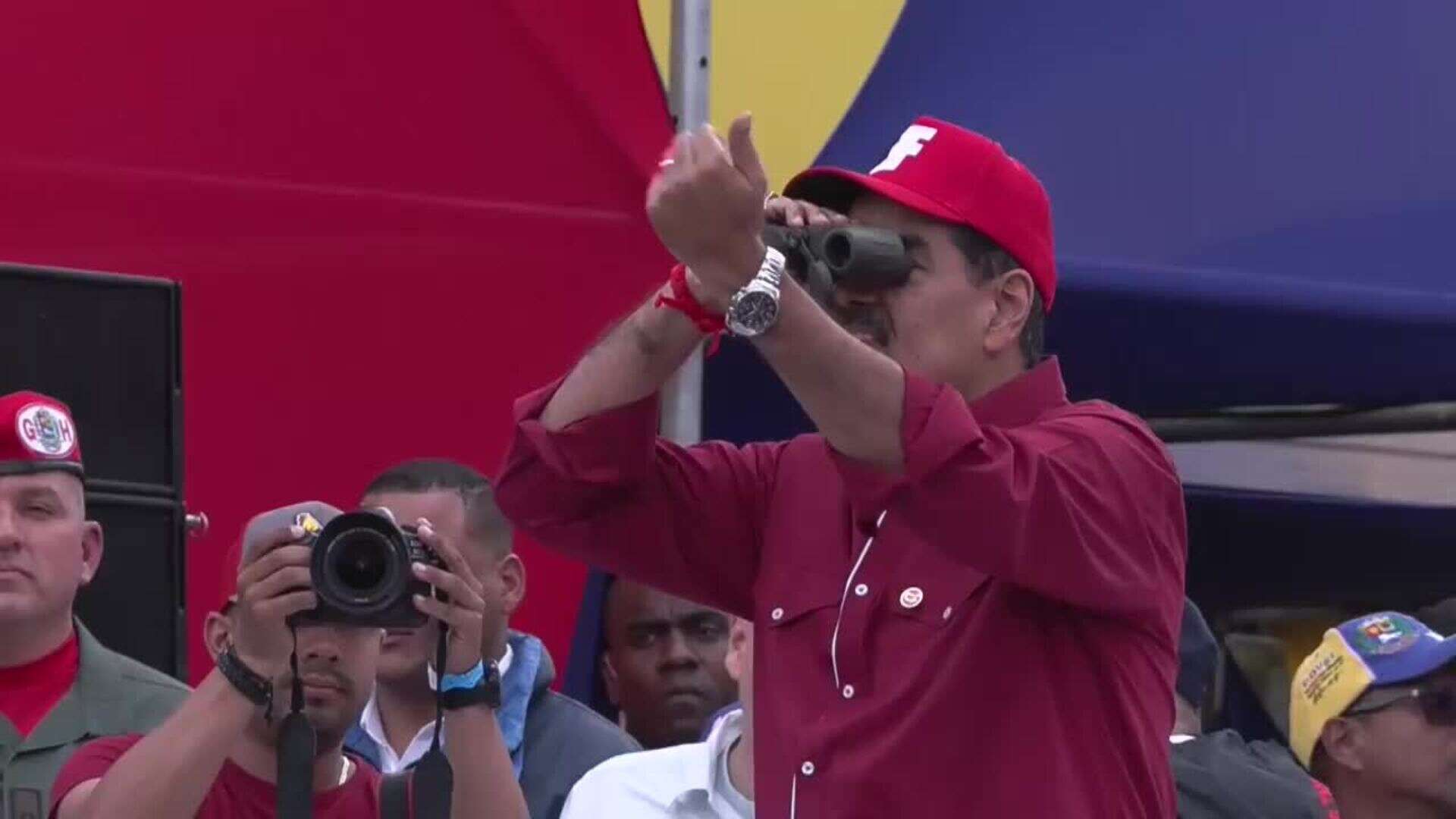 Maduro encabeza marcha en Caracas por los 33 años de la 