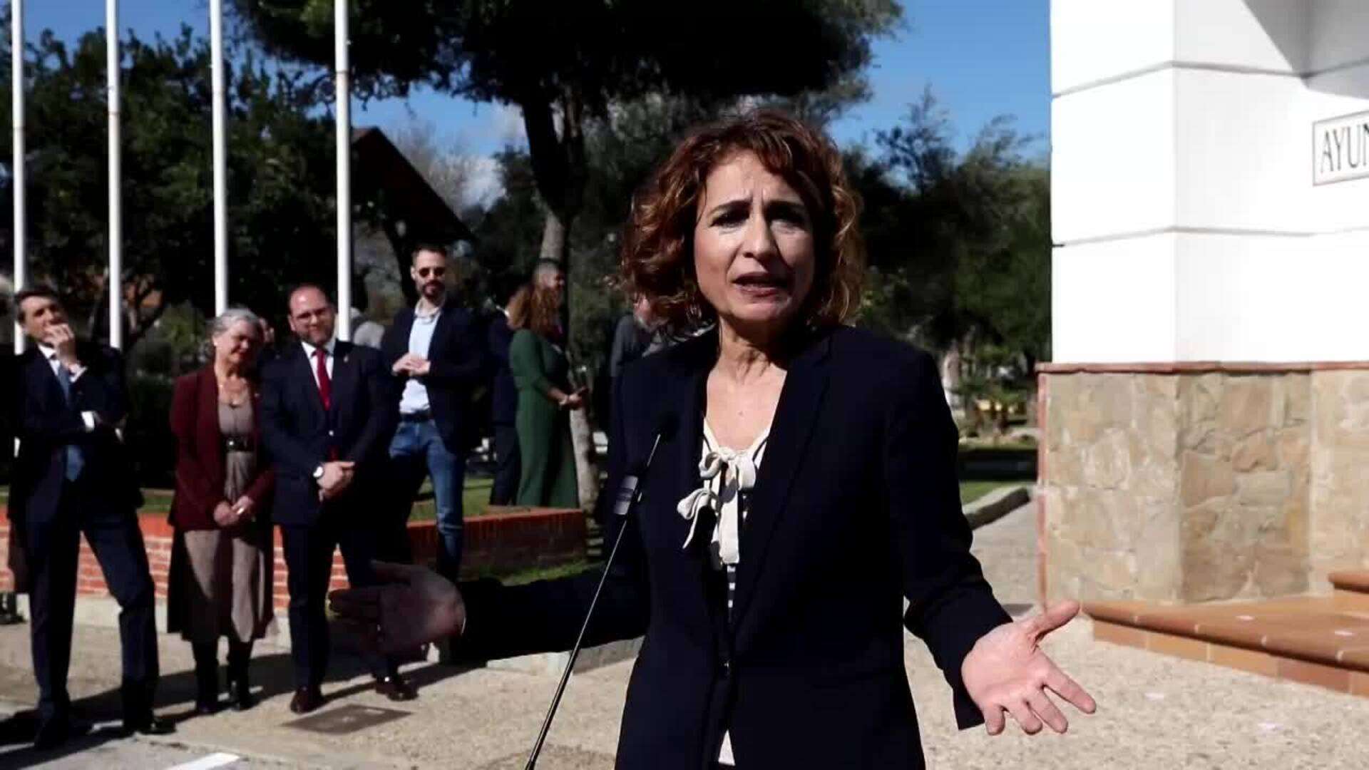 Montero ve paradójico que el PP ponga 