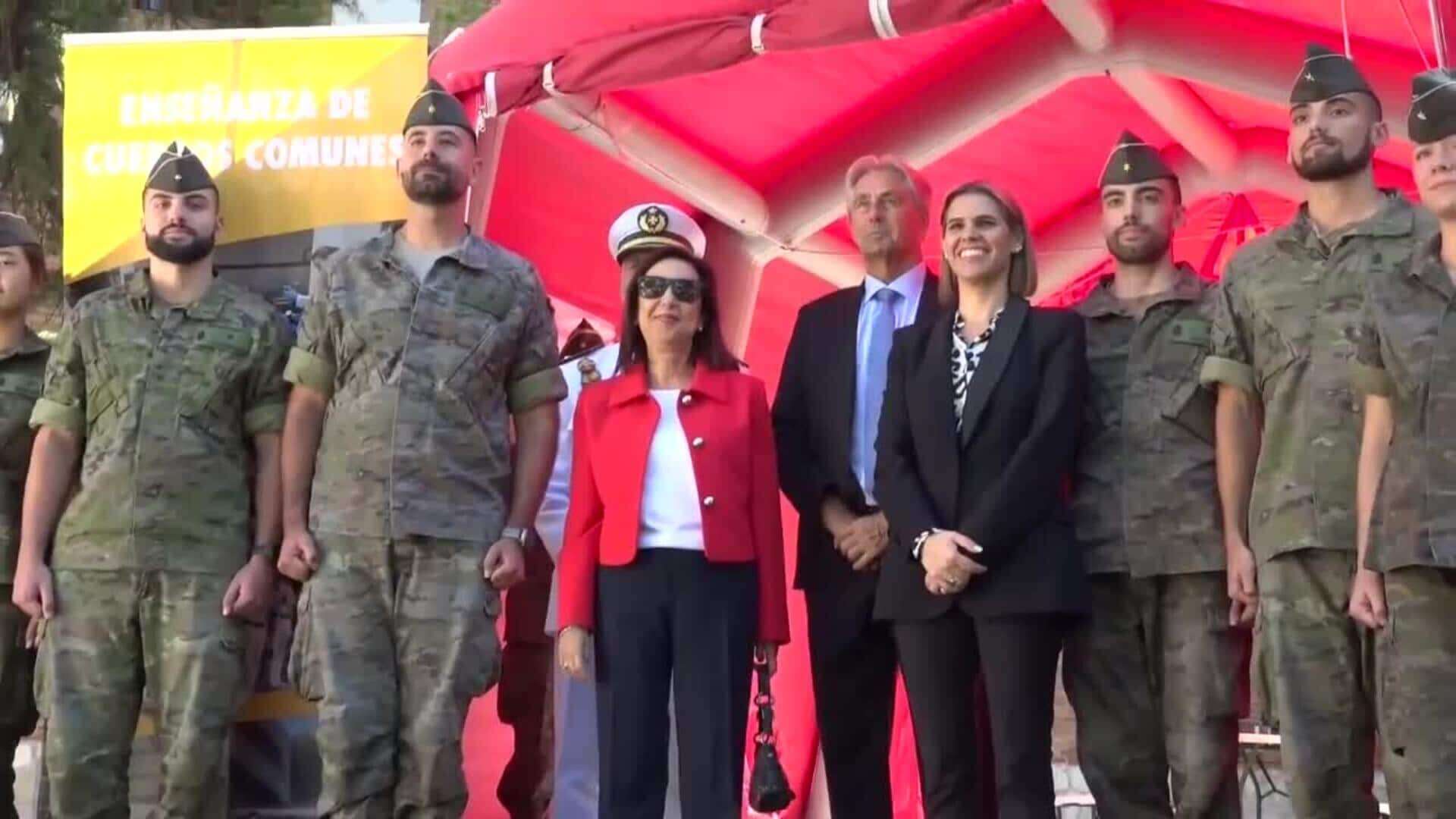 Margarita Robles participa en una jornada sobre medicina militar