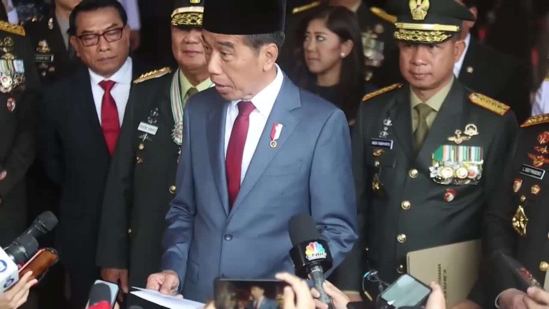 Joko Widodo otorga a Prabowo Subianto un rango honorífico de cuatro estrellas