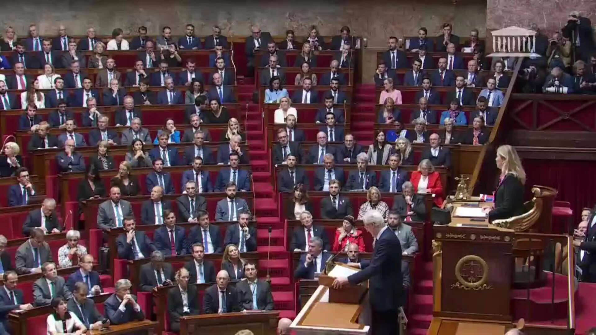 Barnier expone ante la Asamblea Nacional francesa su programa de gobierno