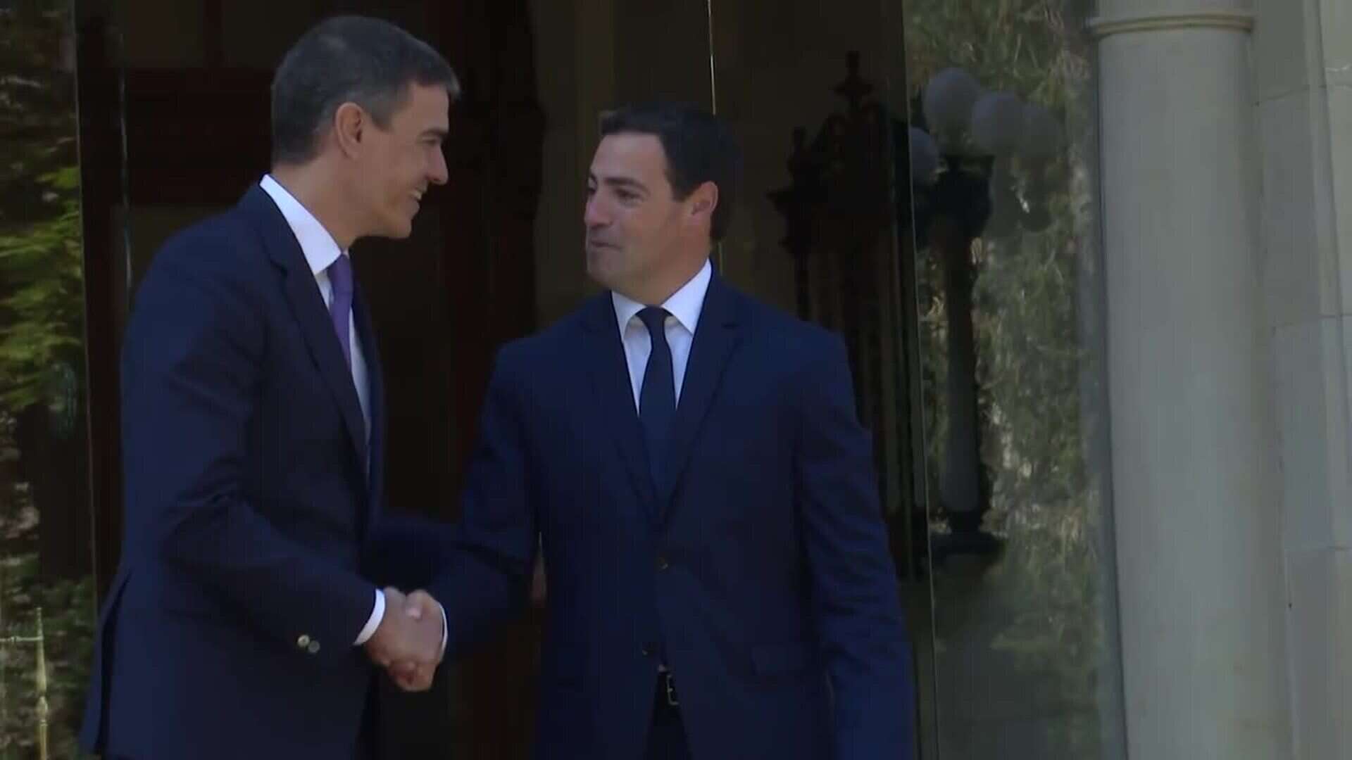 Pradales recibe a Pedro Sánchez en Ajuria Enea