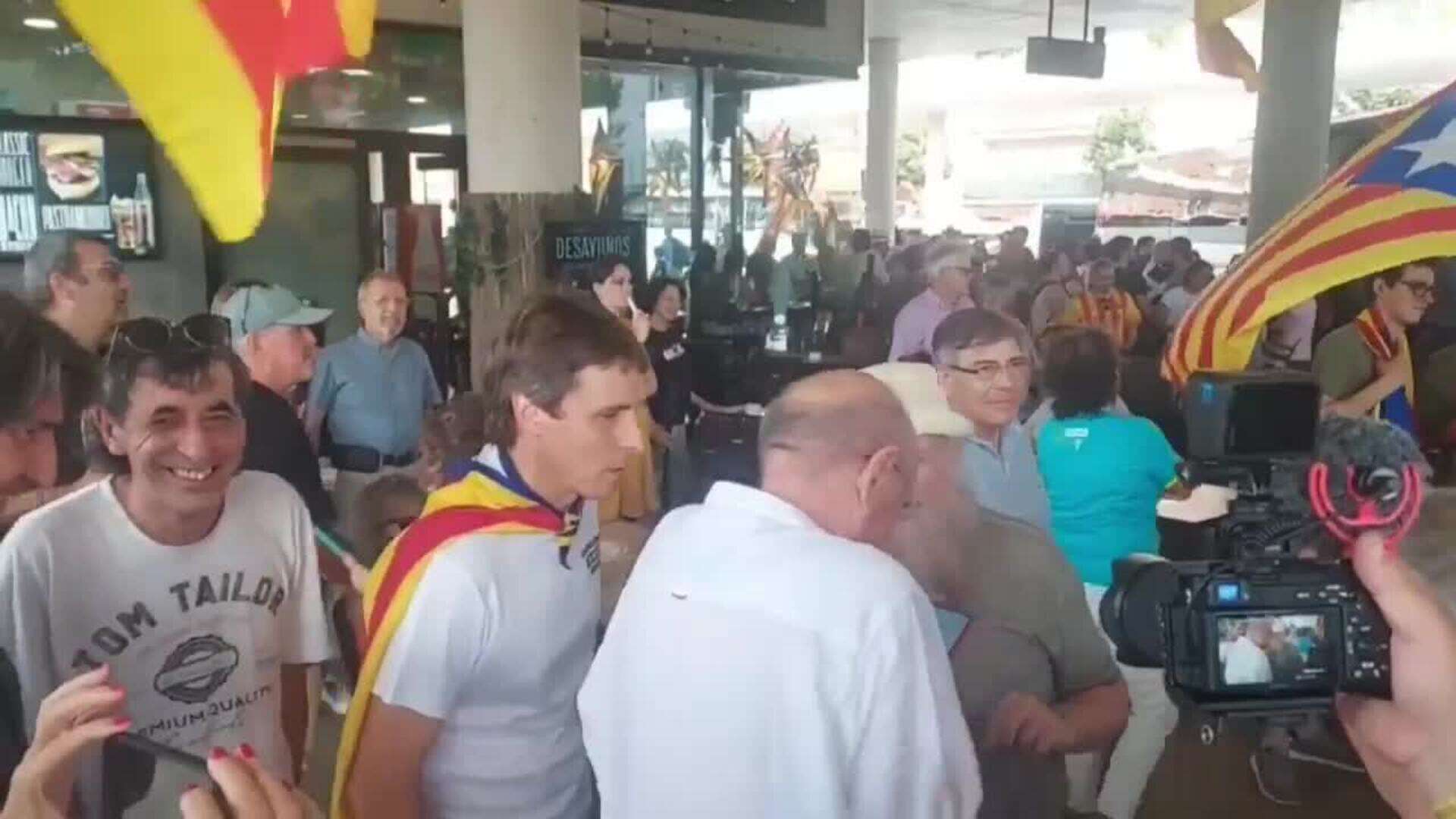 Unas 150 personas se manifiestan en Lloret contra la monarquía