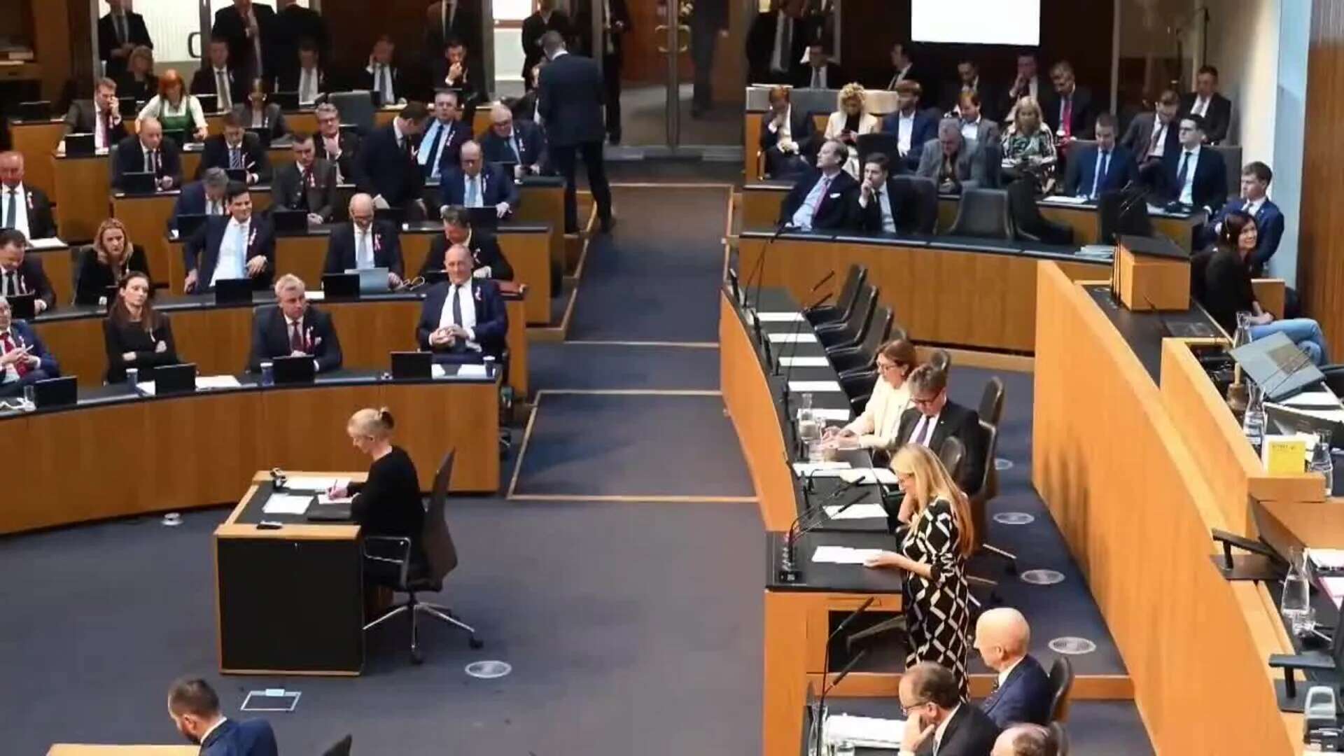 Un diputado ultranacionalista presidirá por primera vez el Parlamento de Austria