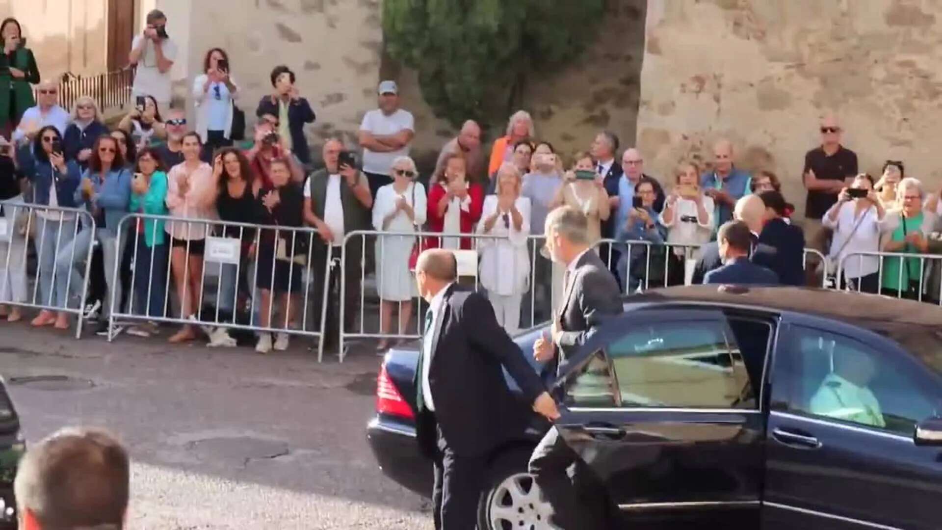 Llegada de Felipe VI al Encuentro de las Academias Iberoamericanas de la Historia en Trujillo (Cáceres)