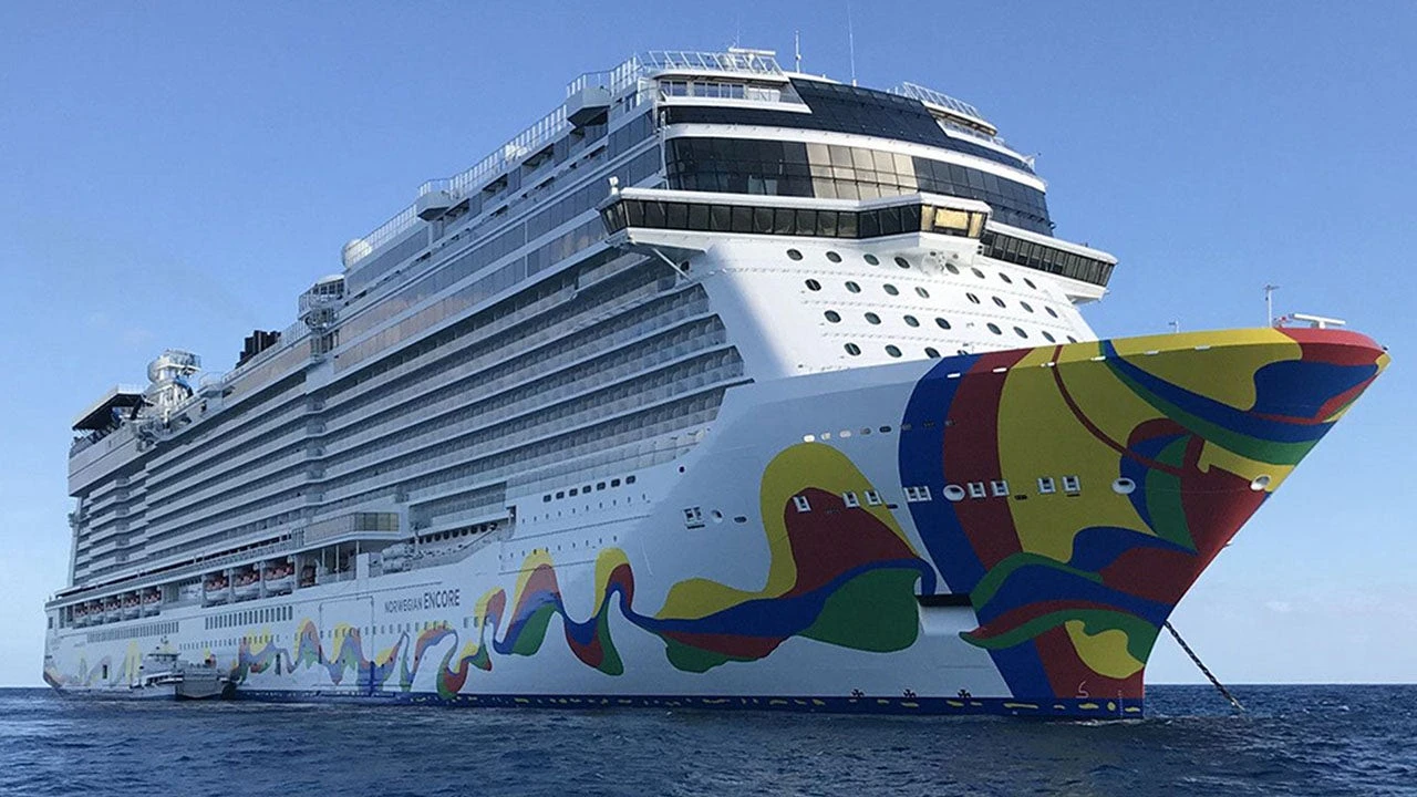 Norwegian cruise worker arrested in Alaska for allegedly stabbing 3 people onboard: report