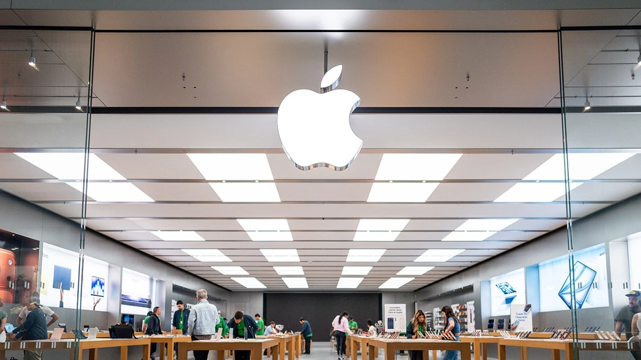 Apple accuses OpenAI of telling recruits to bring Apple prototypes to interviews