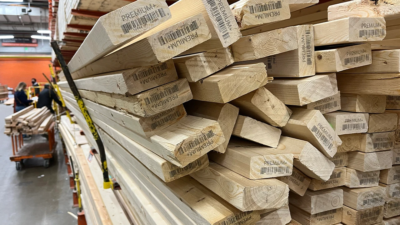 Fight over lumber tariffs could reshape future of US home building