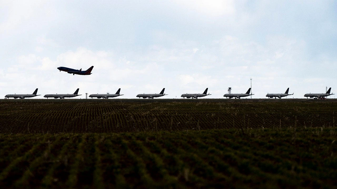 Memorial Day travelers face flight delays across multiple US airports due to weather