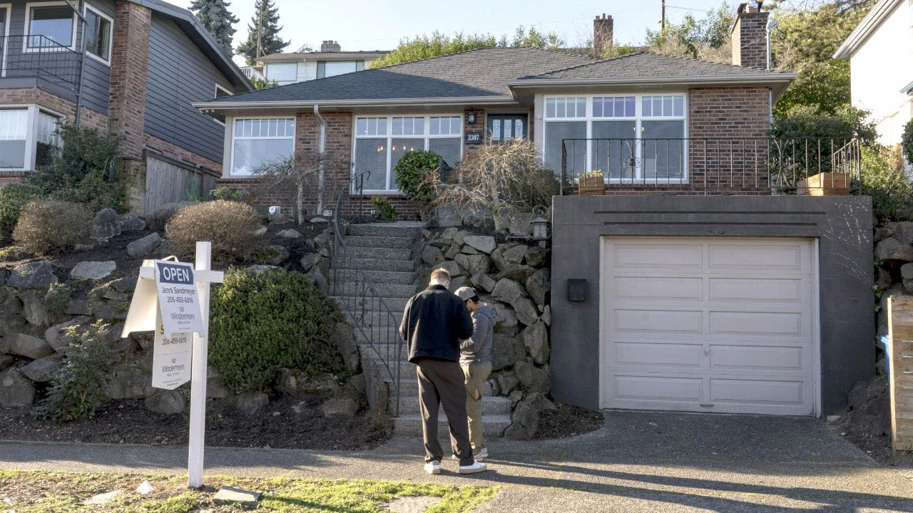 Housing affordability to improve as home price growth cools, Realtor.com forecasts