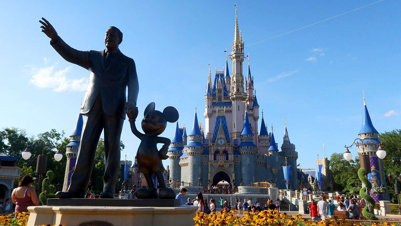 Disney looking to entice guests by offering free summer vacation packages perk