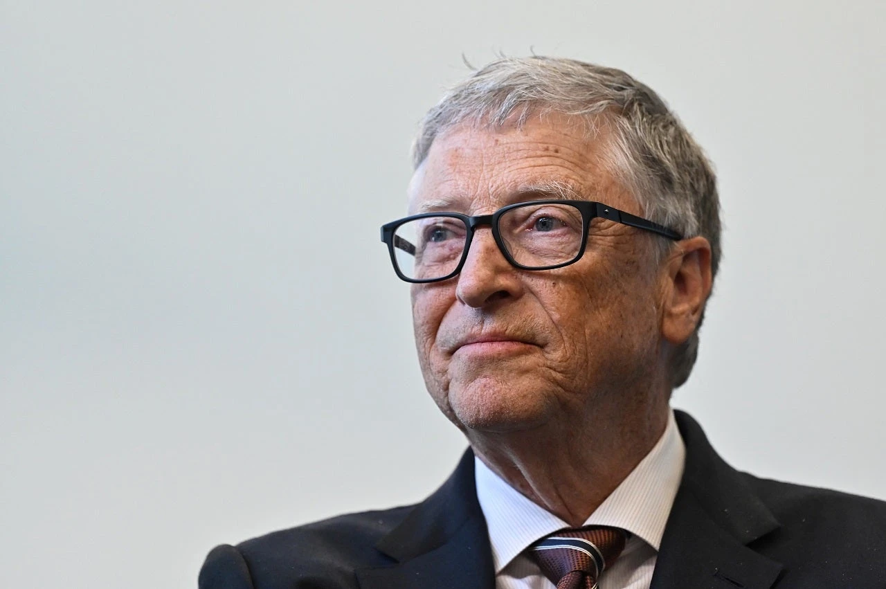 Bill Gates says using AI could lead to 3-day work week