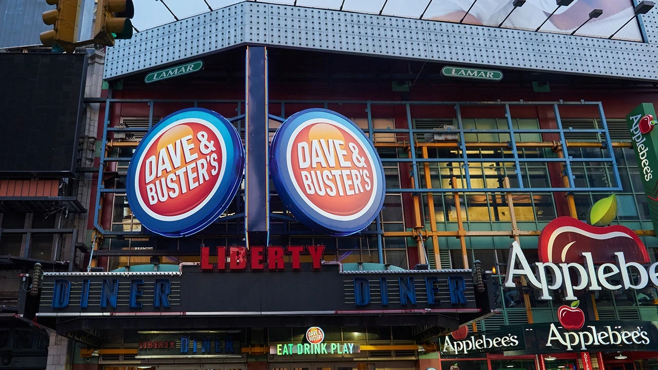 Dave & Buster's to allow customers to bet on arcade games