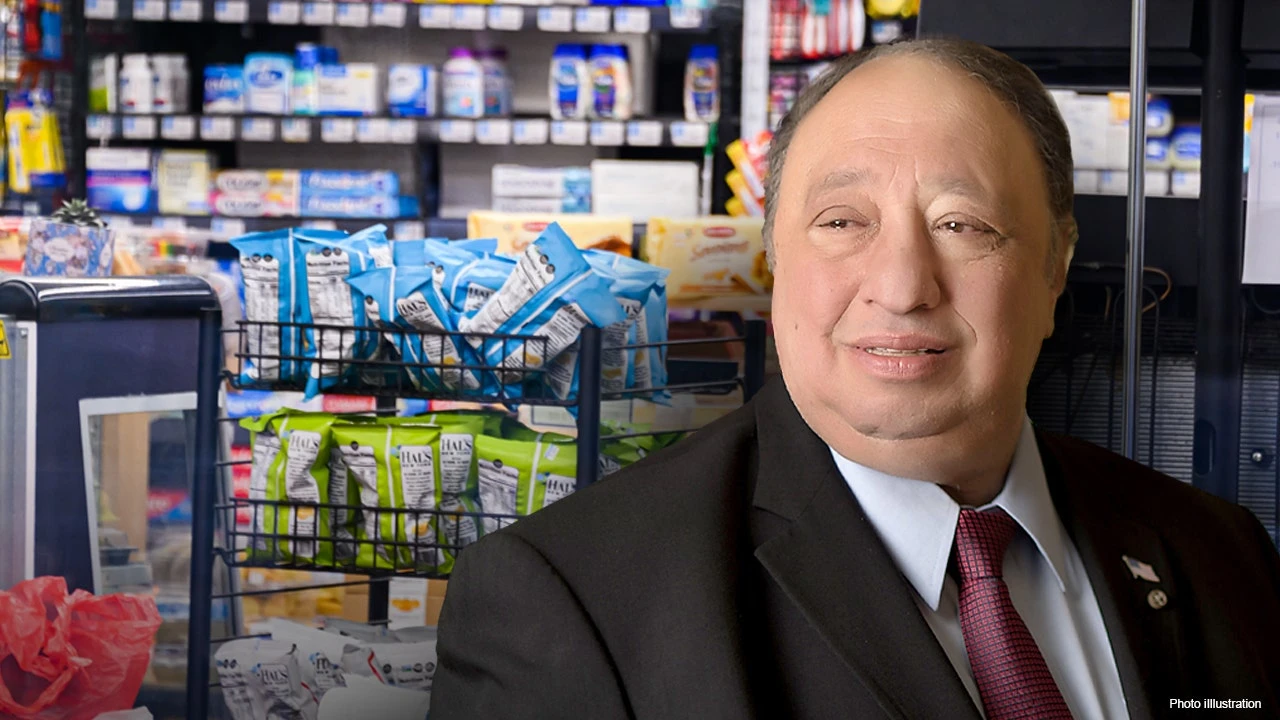Billionaire CEO warns he'll close grocery stores if democratic socialist candidate wins NYC mayor race