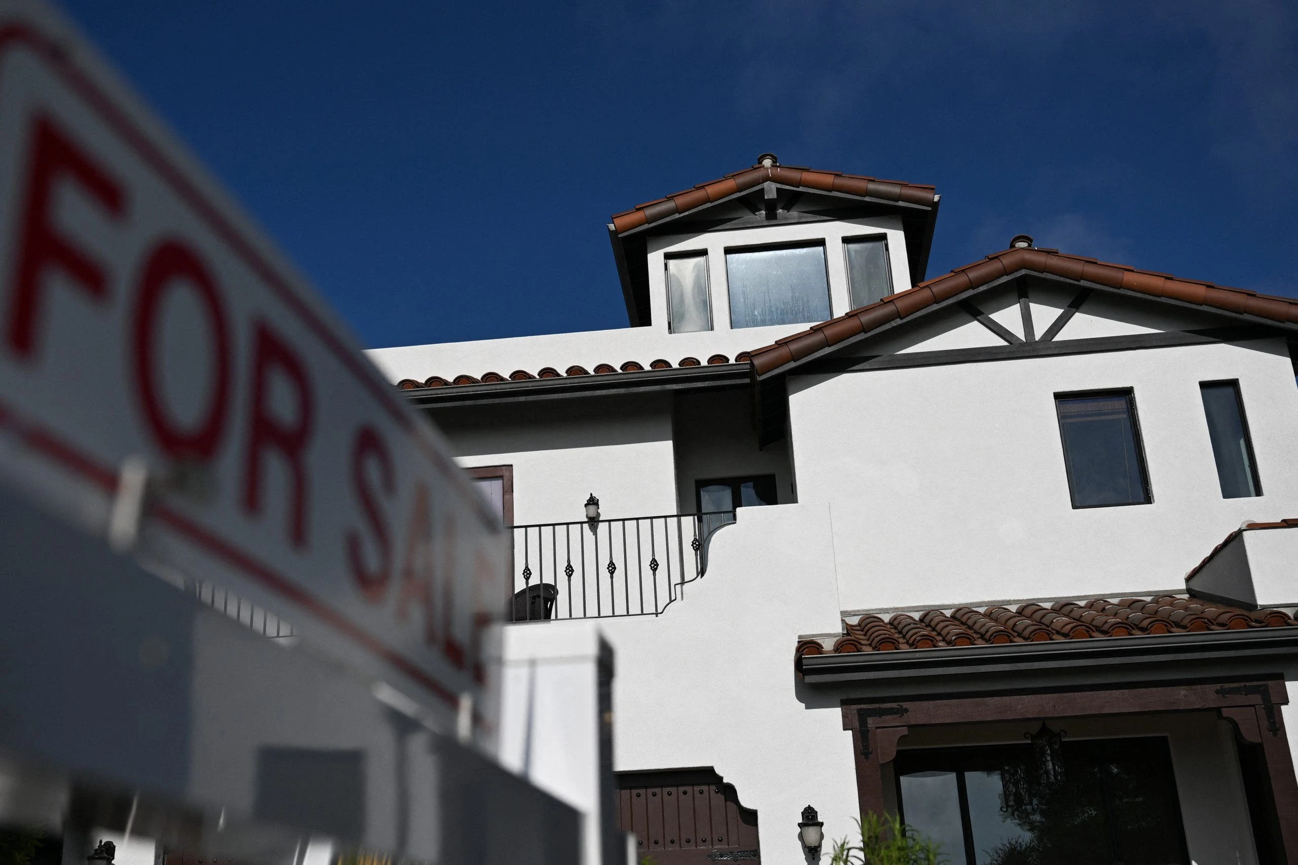 Mortgage rates jump as tariffs hit markets; biggest spike in nearly a year