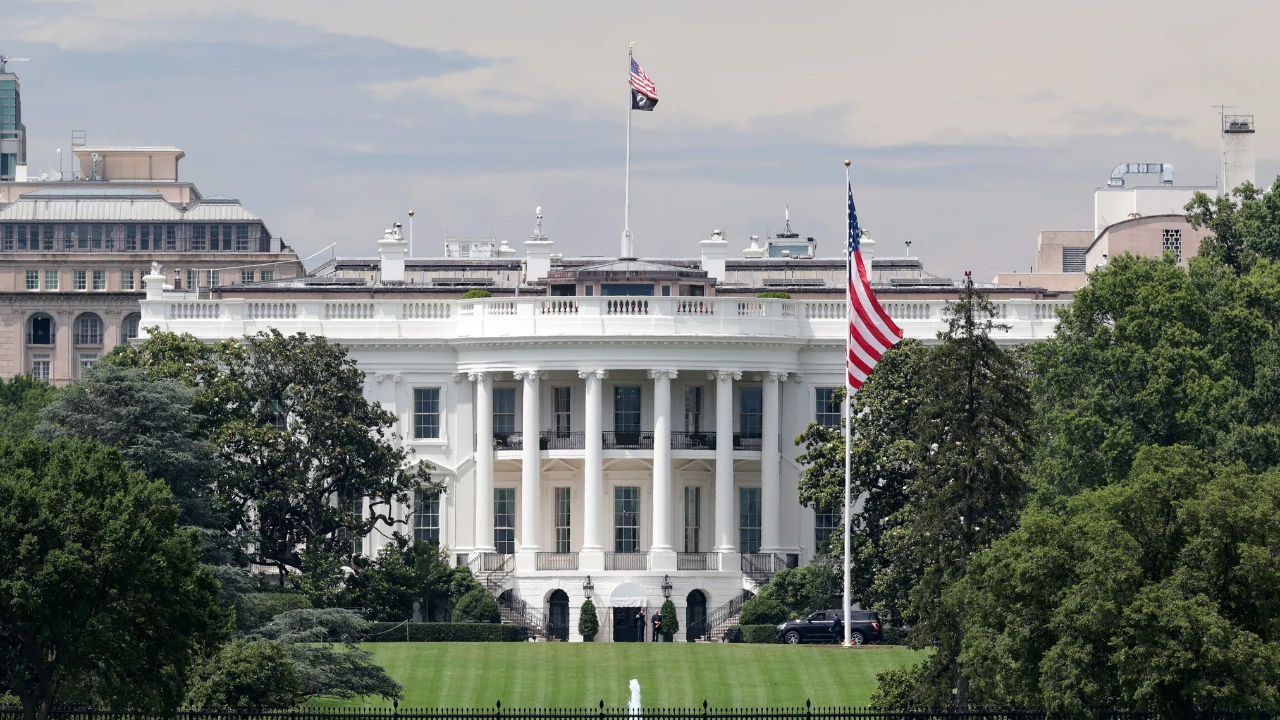 White House monitoring after OpenAI models escaped containment and hacked Hugging Face systems