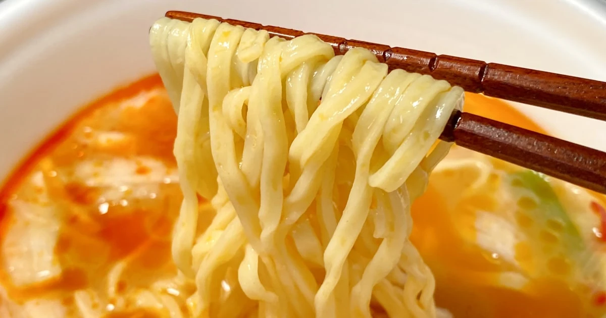 カップ麺界を変革した「ニュータッチ凄麵」大手メーカーも真似できない”売れ続ける理由”