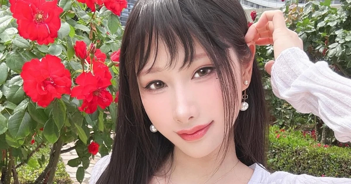 「普段着ファッションなのに露出激しすぎ…！」台湾爆美女コスプレイヤー・ハネアメ《胸元ざっくり大胆ワンピ》に驚愕