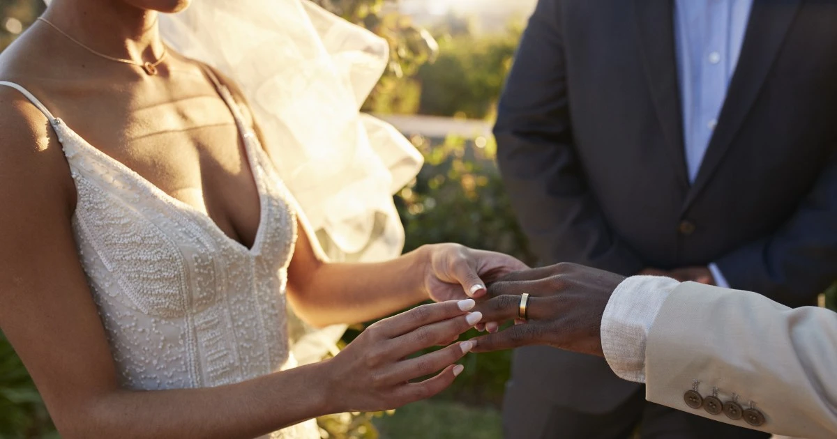 配偶者の死や離婚だけでなく結婚も。ライフイベントのストレスが双極性障害の誘因に