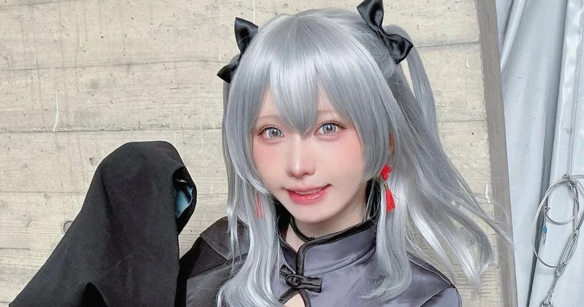 「銀髪ツインテール×チャイナ風衣装の相性バツグン…！」トップコスプレイヤー・えなこ《人気VTuber猫麦とろろ完全再現コス》でファン心酔
