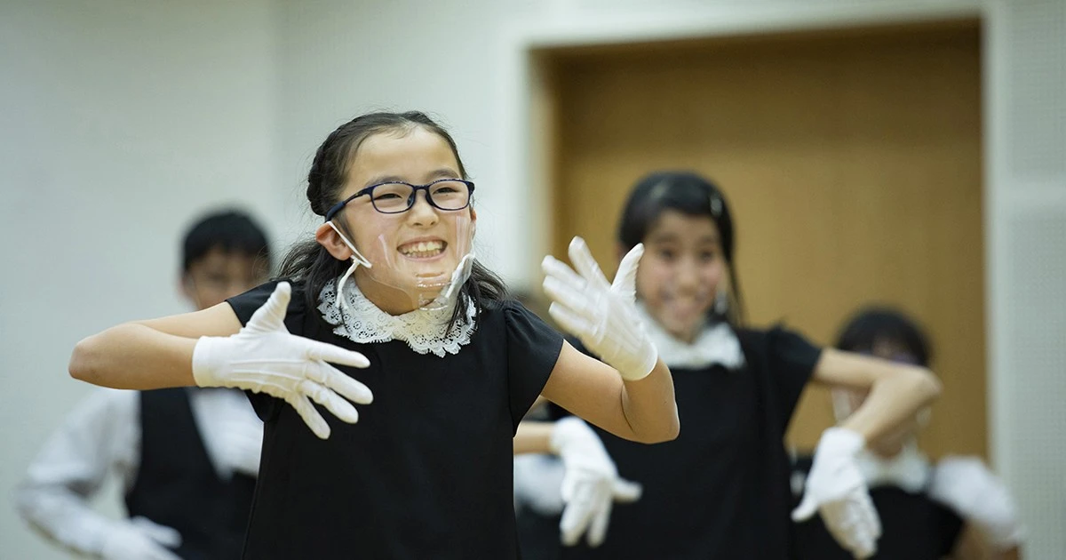 「聞こえない子どもと聞こえる子どもの合唱団」が伝える、すべての人が「音を楽しむ」奇跡