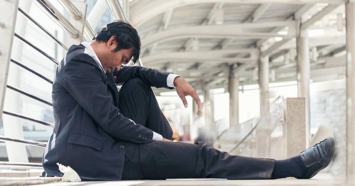 パワハラで転落、低年金で生活苦、やることがない…「終わりのない夏休み」を過ごす定年おじさんたちの「絶望の日々」