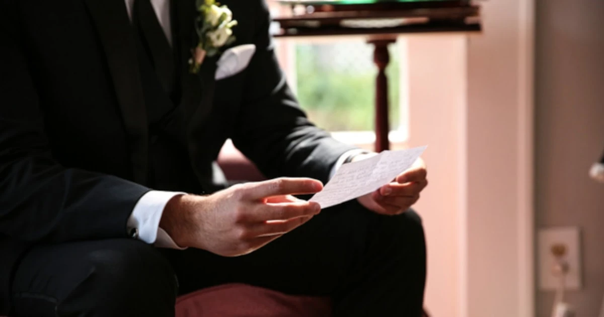 長年許せなかった父に、結婚式直前手紙を渡した新郎。無言で読んだ父親が取った「驚きの行動」