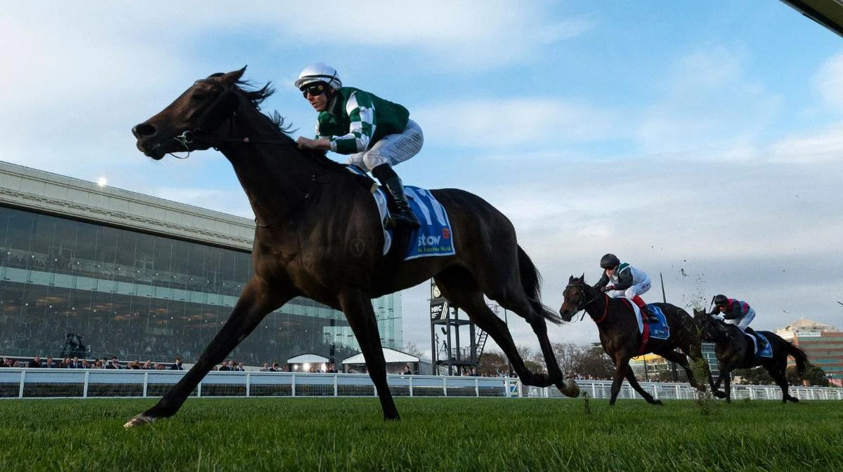 Treasurethe Moment stuns with Group 1 win in season return