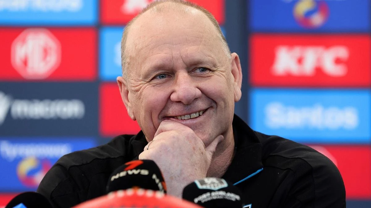Ken Hinkley emerges as favourite for senior coach role