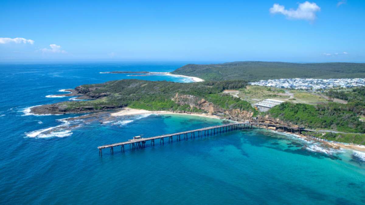 Man dead after being pulled from water at NSW beach