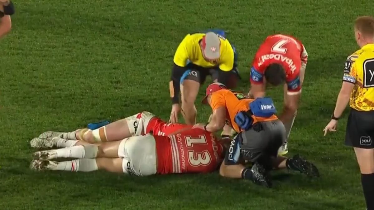 Scary scenes as two Dragons concussed in friendly fire
