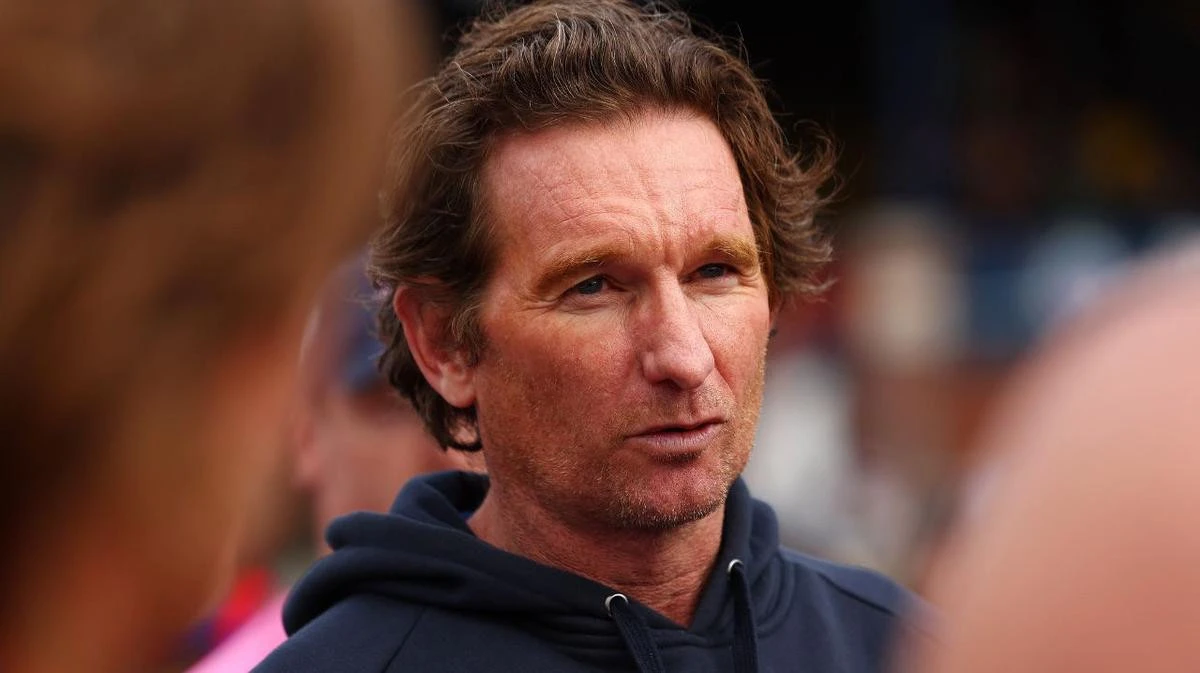 Bombers coaching update emerges as ‘Essendon person’ desired