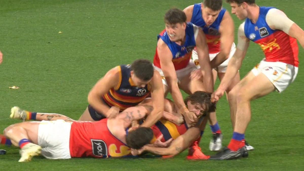 Umpire issues rare on-field report for ugly incident