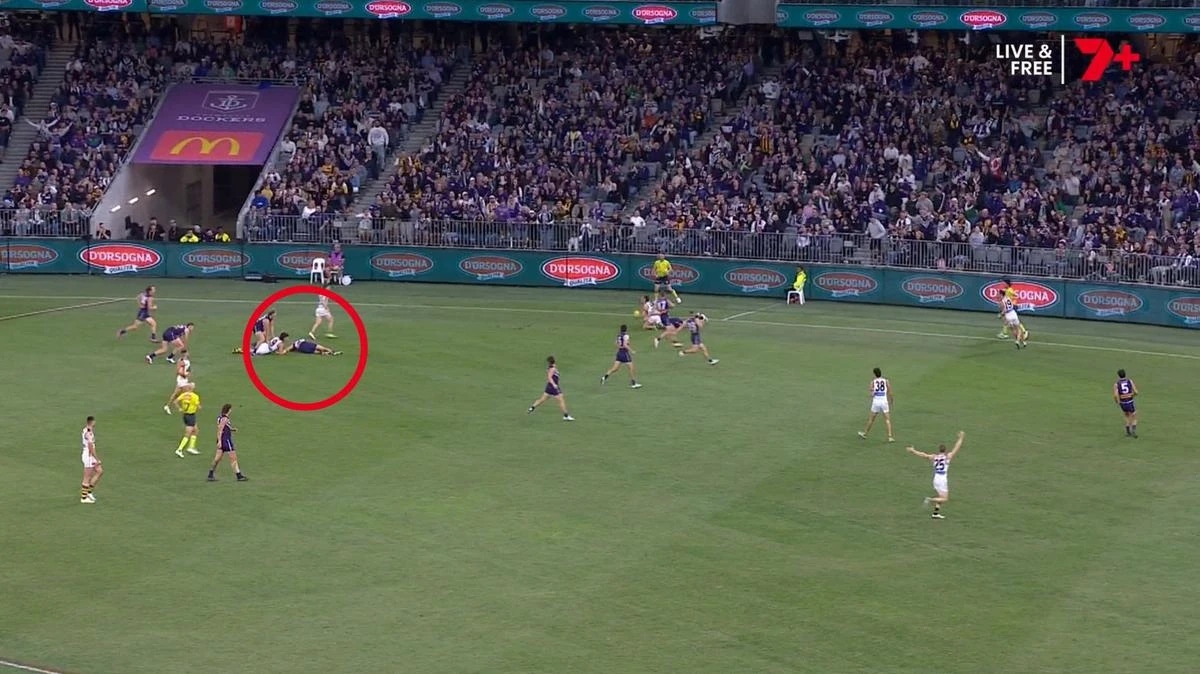 Worrying scenes with Freo champ down in ‘last play of the game’